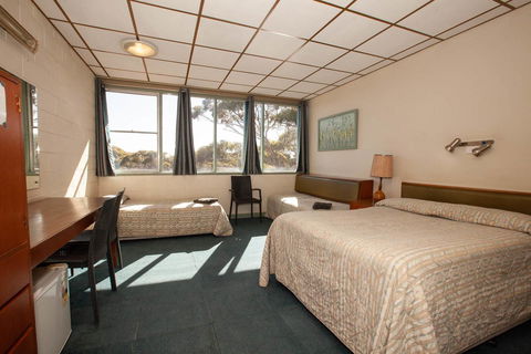 EUCLA MOTOR HOTEL - Sydney 4u 20