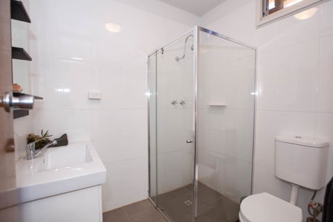 EUCLA MOTOR HOTEL - Sydney 4u 22