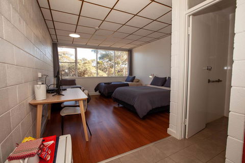 EUCLA MOTOR HOTEL - Sydney 4u 4