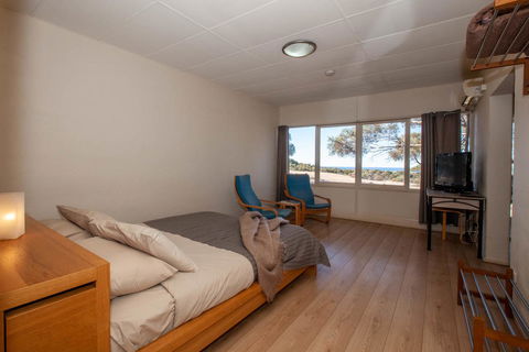 EUCLA MOTOR HOTEL - Sydney 4u 17