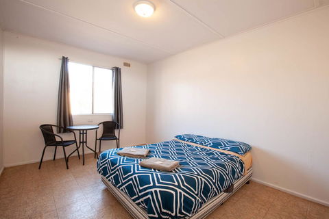 EUCLA MOTOR HOTEL - Sydney 4u 11