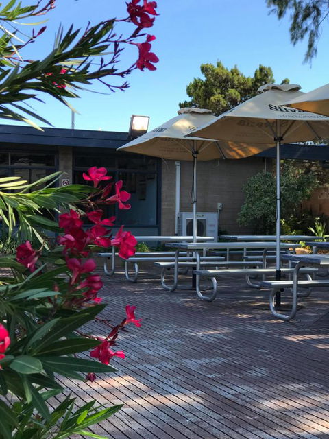 EUCLA MOTOR HOTEL - Sydney 4u 33