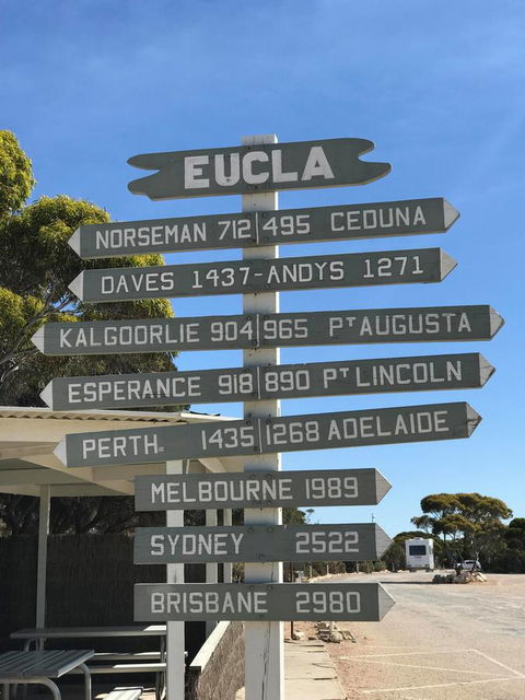 EUCLA MOTOR HOTEL - Sydney 4u 31