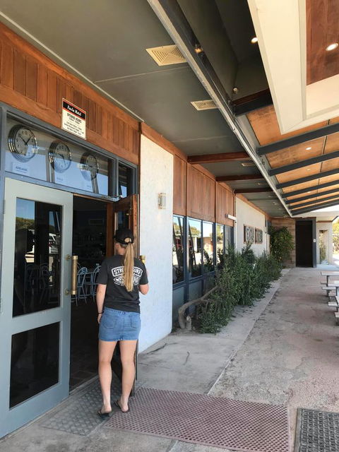 EUCLA MOTOR HOTEL - Sydney 4u 35