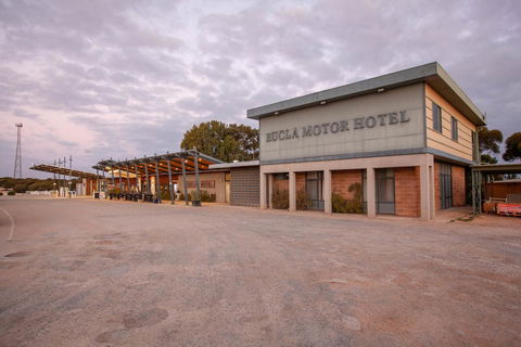EUCLA MOTOR HOTEL - Sydney 4u 0