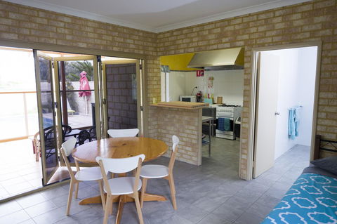 Lancelin Lodge - Accommodation Sydney 1