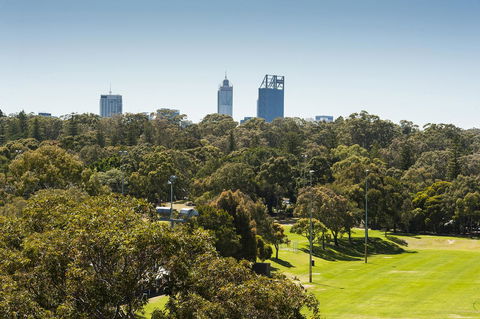 Derby 84 - Sydney 4u 0