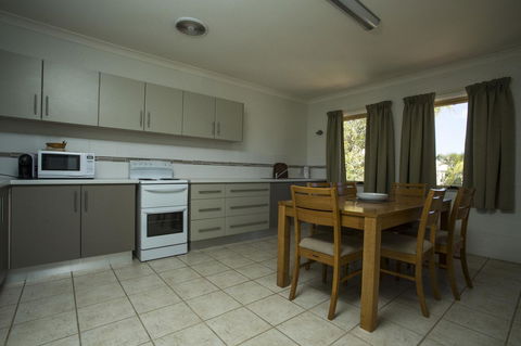 Kalbarri Murchison View Apartments - Sydney 4u 30