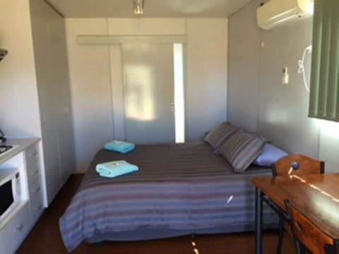 Tom Price Tourist Park - Sydney 4u 17
