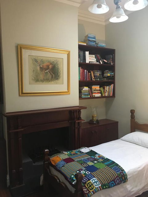 Rowley House - Sydney 4u 10