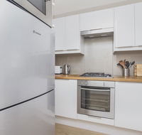Gorgeous 26 1 bed designer fitout perfect location - Sydney 4u