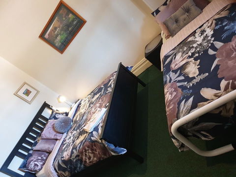 Junction Hotel Moora - Sydney 4u 2
