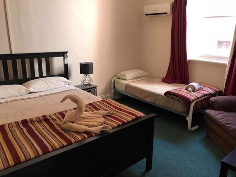 Junction Hotel Moora - Sydney 4u 24