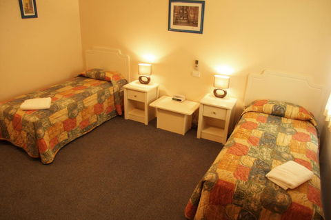 Cervantes Pinnacles Motel - Sydney 4u 6
