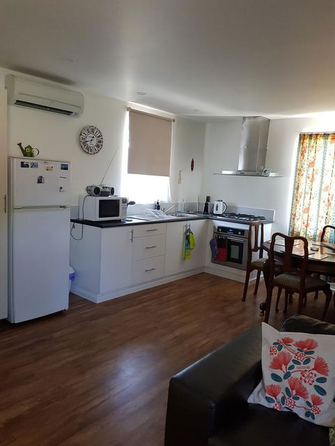 While Away Holiday Accommodation - Accommodation Sydney 5