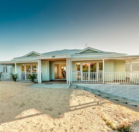 Blue Sky Escapes The Lookout Lancelin - Sydney 4u
