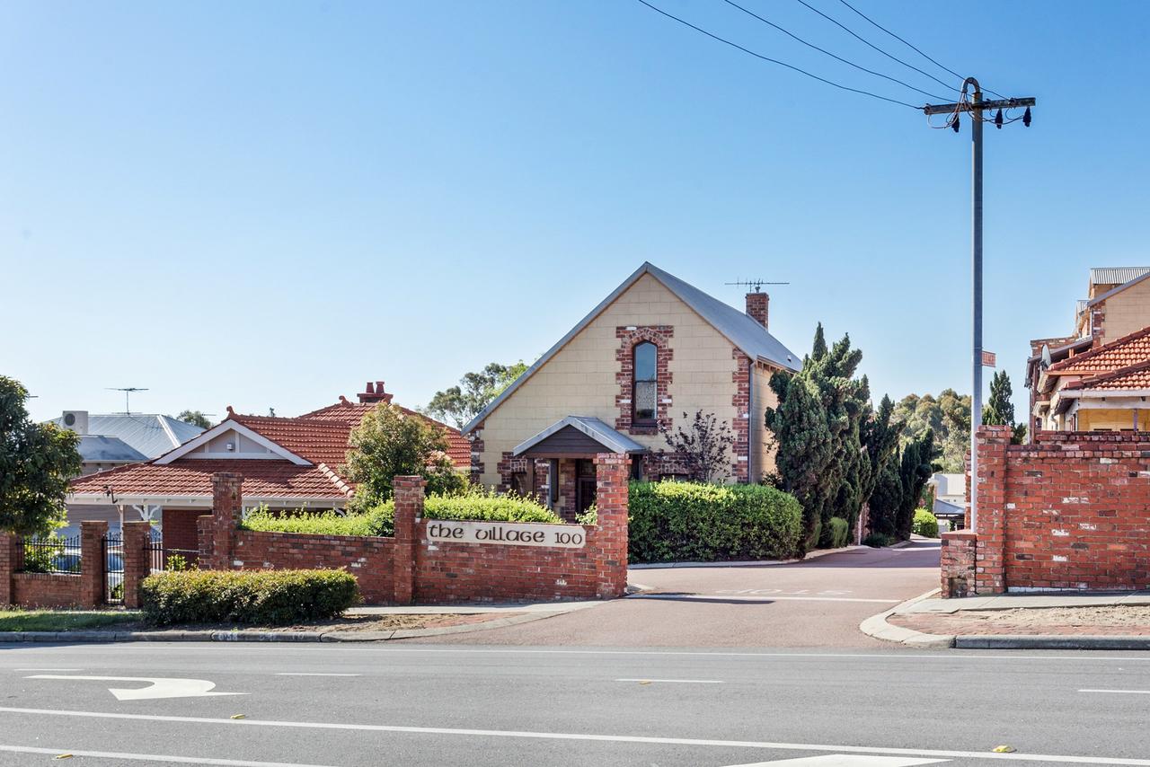 Beaconsfield WA Accommodation Sydney