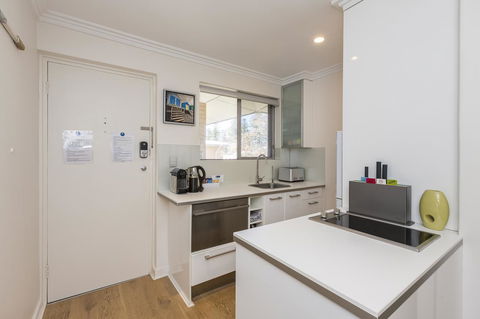 Cottesloe Beach Pines Apartment - Sydney 4u 3