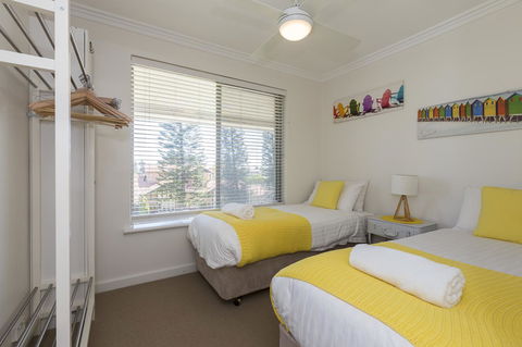 Cottesloe Beach Pines Apartment - Sydney 4u 8