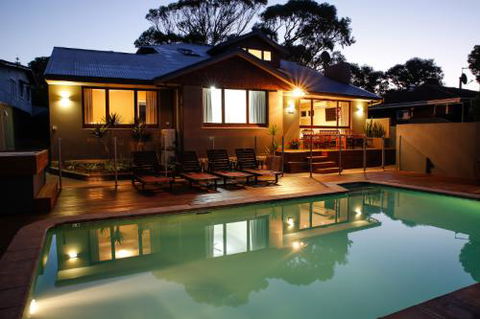 Waikiki Beach Bed And Breakfast - Sydney 4u 0