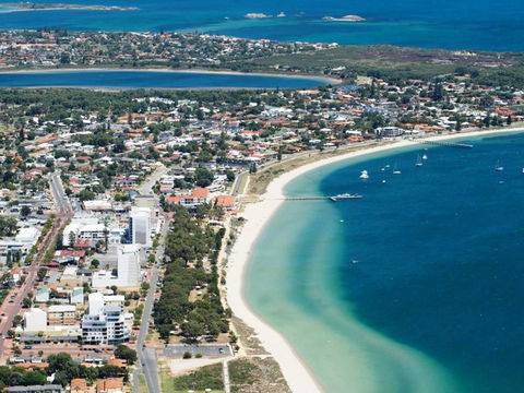 Waikiki Beach Bed And Breakfast - Sydney 4u 17