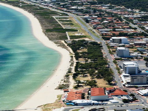 Waikiki Beach Bed And Breakfast - Sydney 4u 16