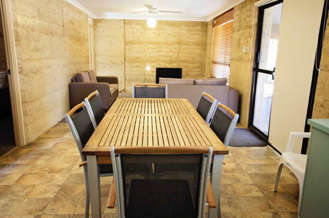 Hopetoun Motel & Chalet Village - Sydney 4u 40