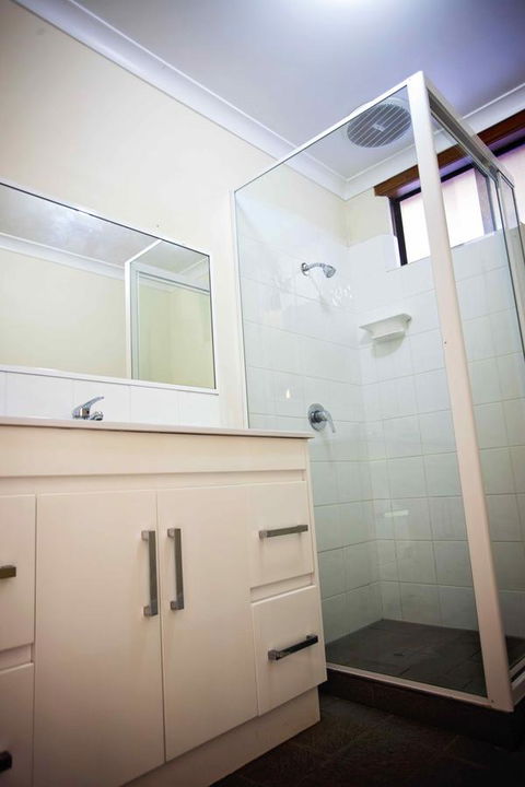 Hopetoun Motel & Chalet Village - Sydney 4u 43