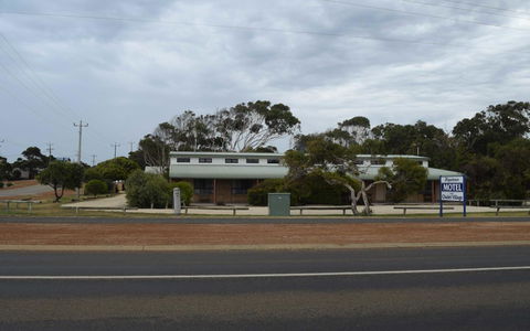 Hopetoun Motel & Chalet Village - Sydney 4u 18