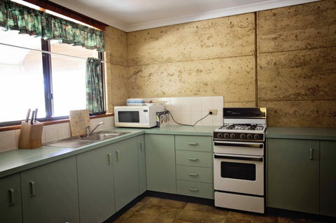 Hopetoun Motel & Chalet Village - Sydney 4u 42