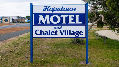 Hopetoun Motel & Chalet Village - Sydney 4u 5