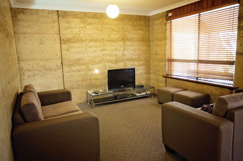 Hopetoun Motel & Chalet Village - Sydney 4u 41