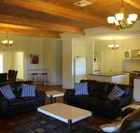 Burton Farmhouse - Accommodation Sydney