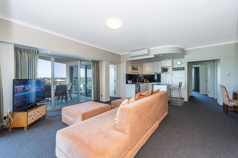A 406 FANTASTIC OCEAN BEACH And MARINA VIEW APT - MANDURAH - Accommodation Sydney 22