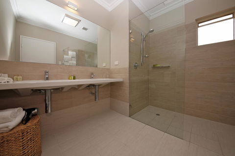 The Marina Hotel - Mindarie - Sydney 4u 15