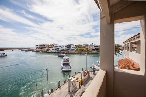 The Marina Hotel - Mindarie - Sydney 4u 2