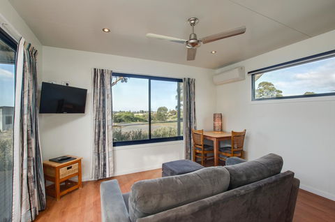 Swansea Beach Chalets - Sydney 4u 8