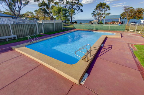 Swansea Beach Chalets - Sydney 4u 4