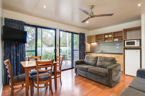 Swansea Beach Chalets - Sydney 4u 12