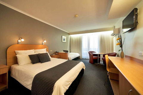 Beachfront Voyager Motor Inn - Sydney 4u 1