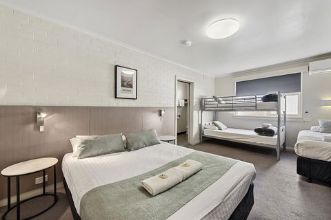 The Cornwall Boutique Hotel - Sydney 4u 8