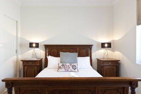 Sandy Bay Waterfront Home - Accommodation Sydney 6