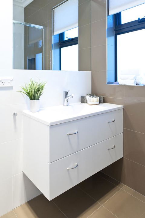 Sandy Bay Waterfront Home - Accommodation Sydney 34