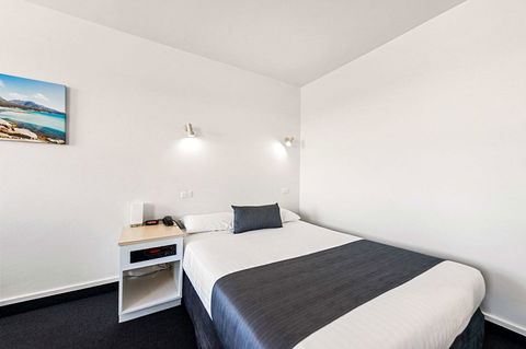 Coach House Launceston - Sydney 4u 19
