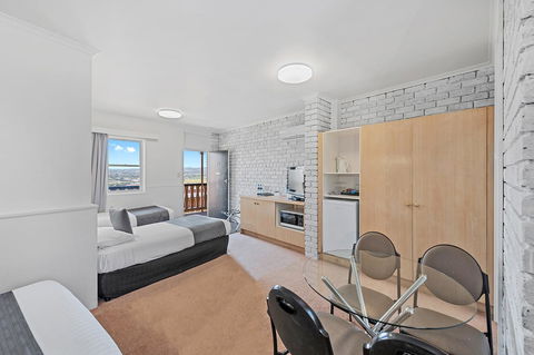 Coach House Launceston - Sydney 4u 9