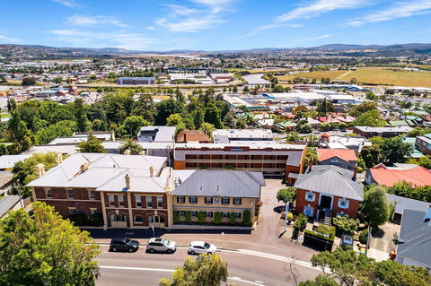 Coach House Launceston - Sydney 4u 30