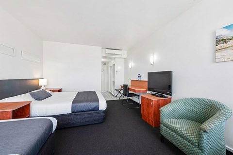 Coach House Launceston - Sydney 4u 6