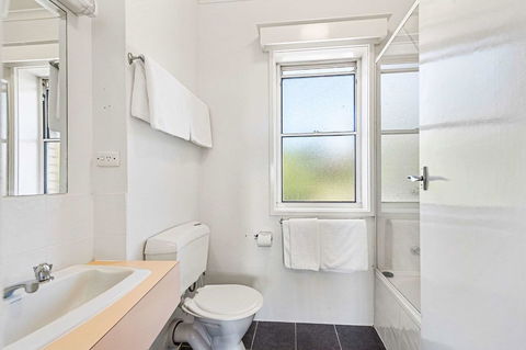 Coach House Launceston - Sydney 4u 25