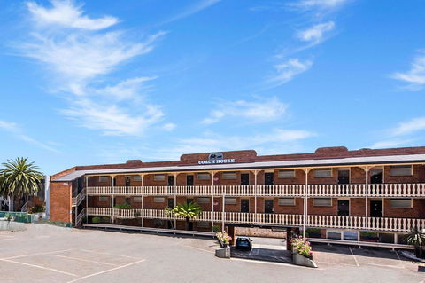 Coach House Launceston - Sydney 4u 31