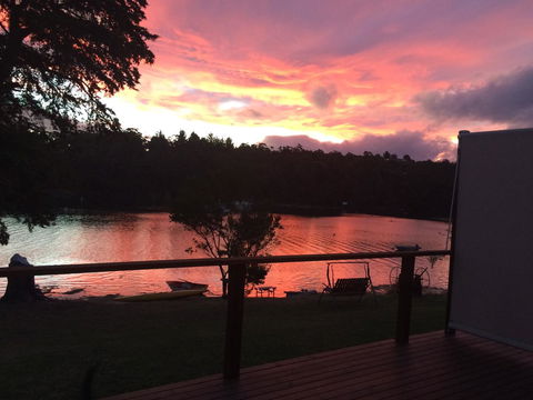 A Slice Of Paradise - Sydney 4u 17